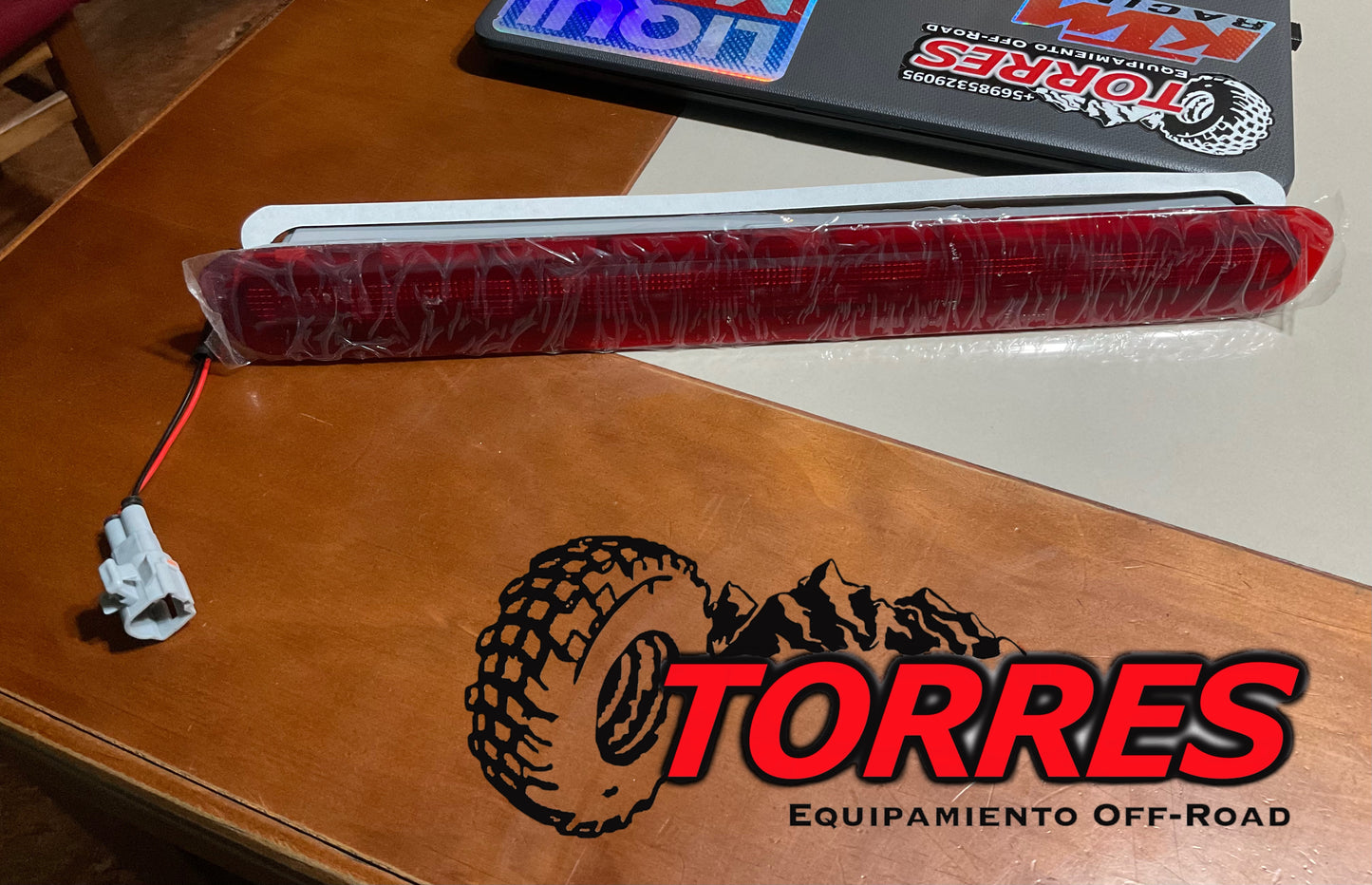 TERCERA LUZ FRENO TOYOTA HILUX REVO  LED PORTALON